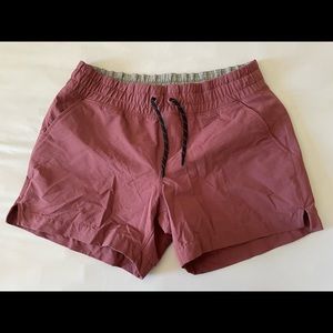 MEC women’s timeless short, size 8